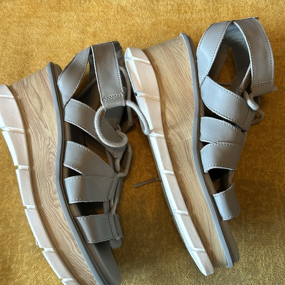 Sorel Joanie III lace up Wedge sandal size 8.5 - Picture 4 of 6